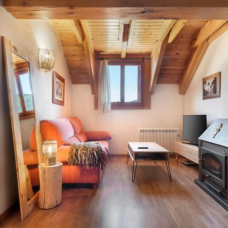 Atico Abuhardillado I Aire Acondicionado L Centrico L Garaje L Trastero I Wifi Apartment Biescas  Bagian luar foto