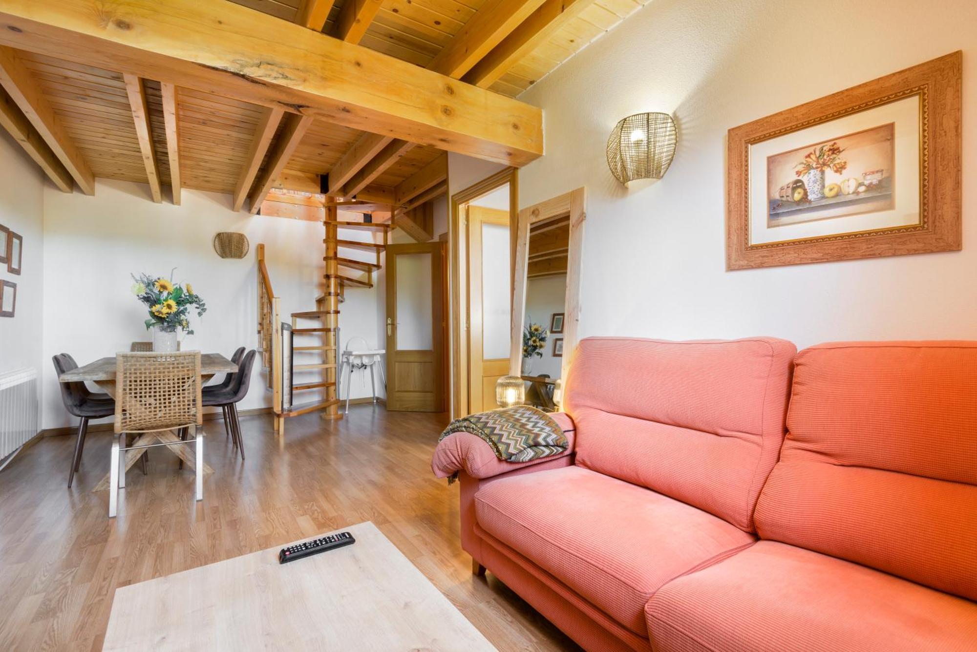 Atico Abuhardillado I Aire Acondicionado L Centrico L Garaje L Trastero I Wifi Apartment Biescas  Bagian luar foto